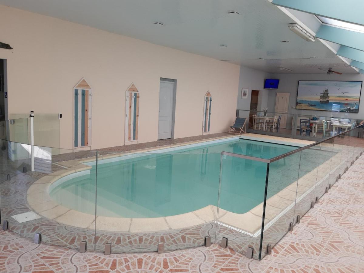 Hotel Aux Rochers de l'Ocean Givrand Extérieur photo