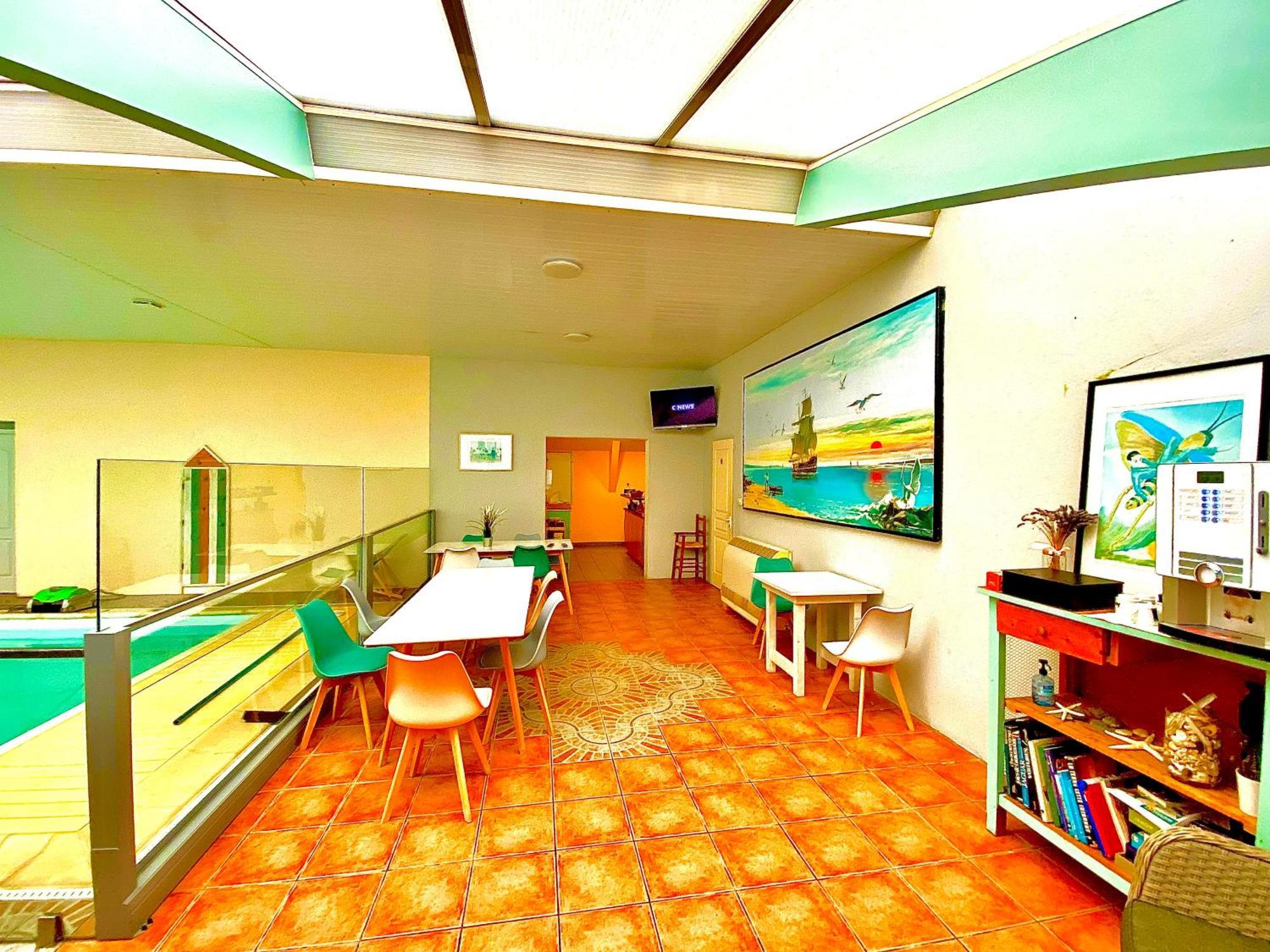 Hotel Aux Rochers de l'Ocean Givrand Extérieur photo