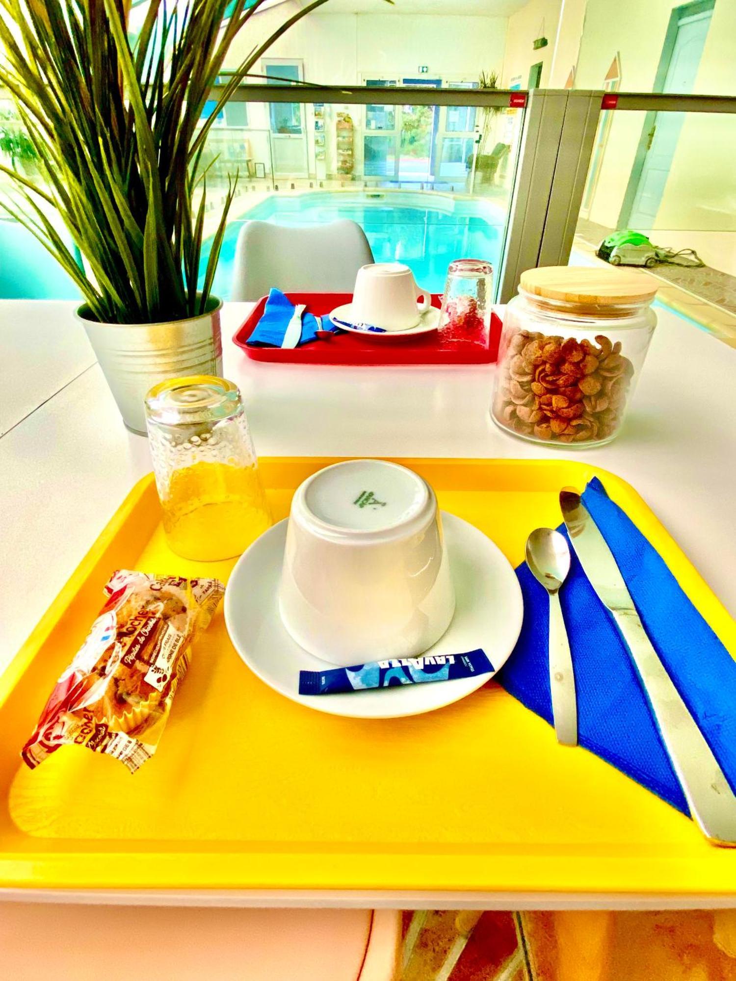 Hotel Aux Rochers de l'Ocean Givrand Extérieur photo
